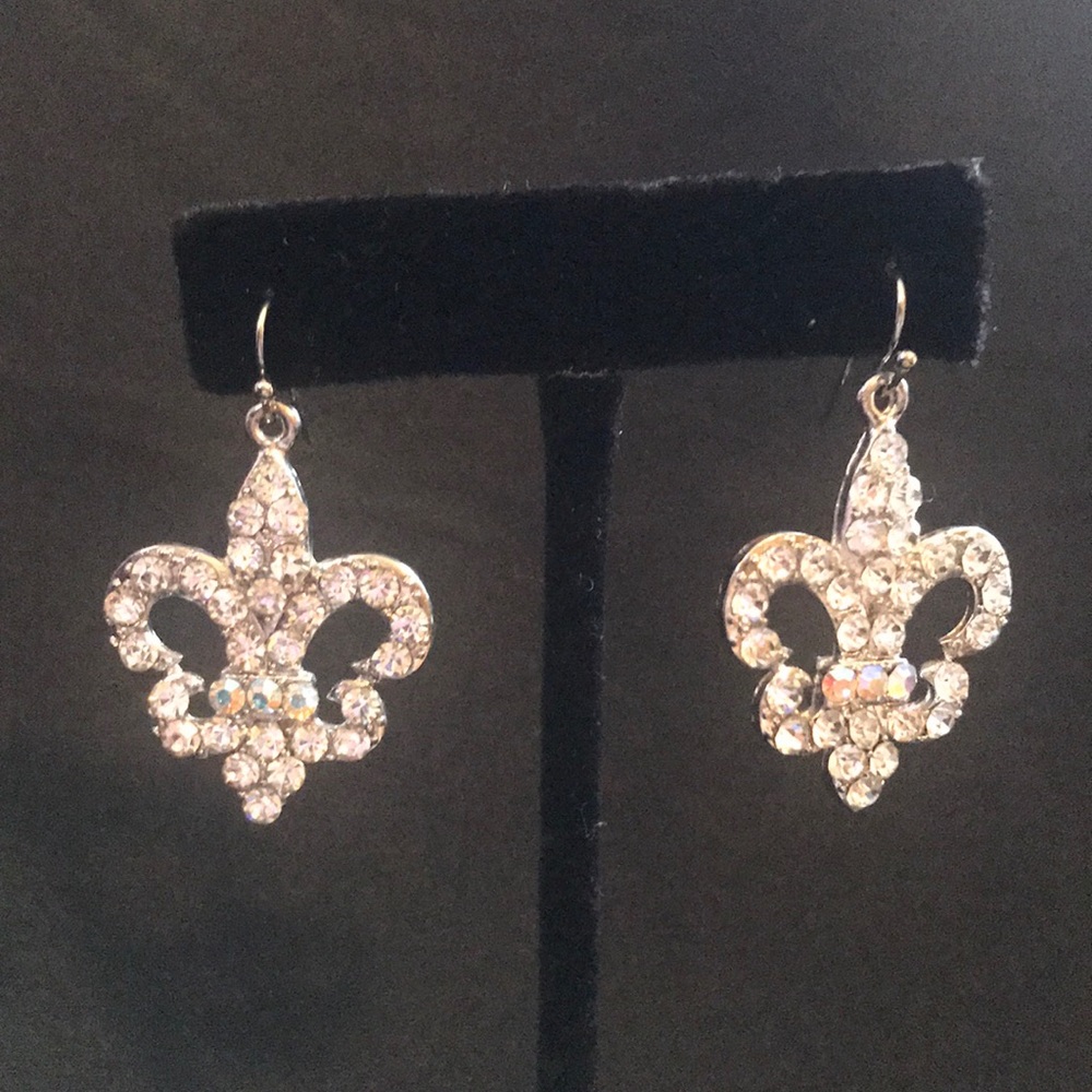 FLEUR DE LIS Fishhooks are back